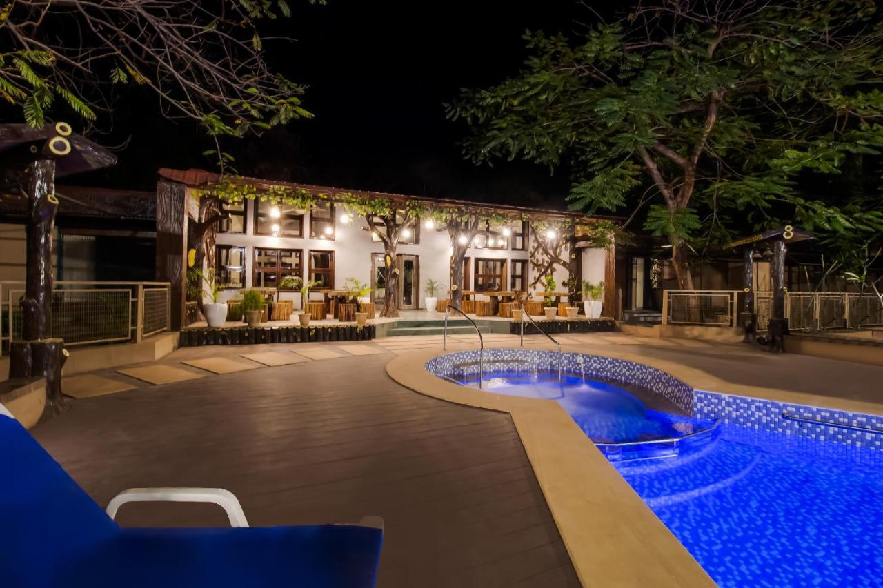 Club Mahindra Netrang Hotel Exterior foto